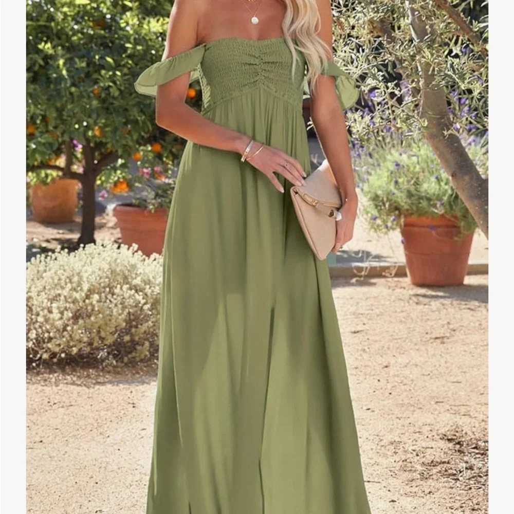 Elegant Green Off-Shoulder Maxi Dress - Picture 2 of 6